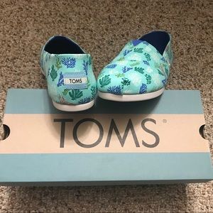TOMS Whale Shark shoes (Glow-in-the-dark)